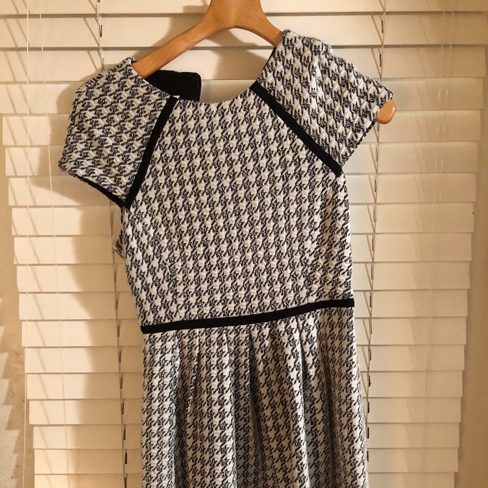 4. Collective Hounds Tooth Knit Dress Size 2 NWT